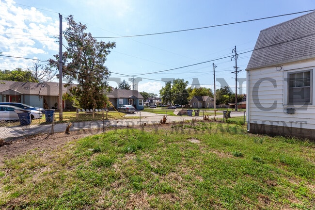 Building Photo - 440 S Osage St