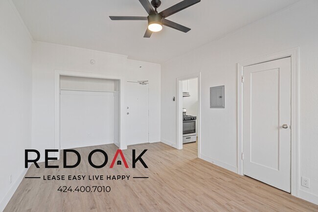 Foto del edificio - 245 N Kenmore Ave