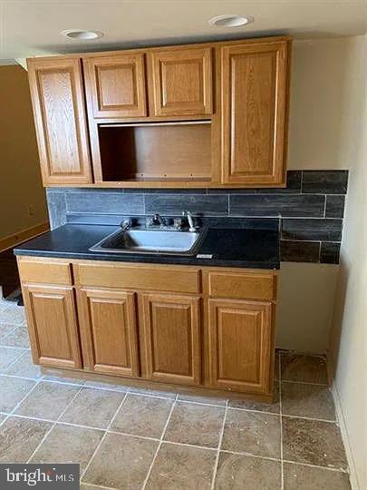 Foto del edificio - 1848 E Cornwall St