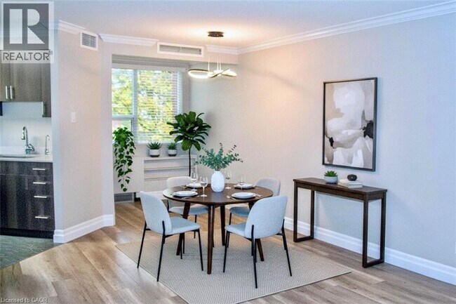 Building Photo - 20 Ellen St E