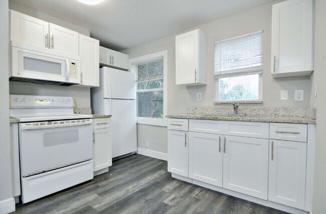 Foto del edificio - 912 Hart St