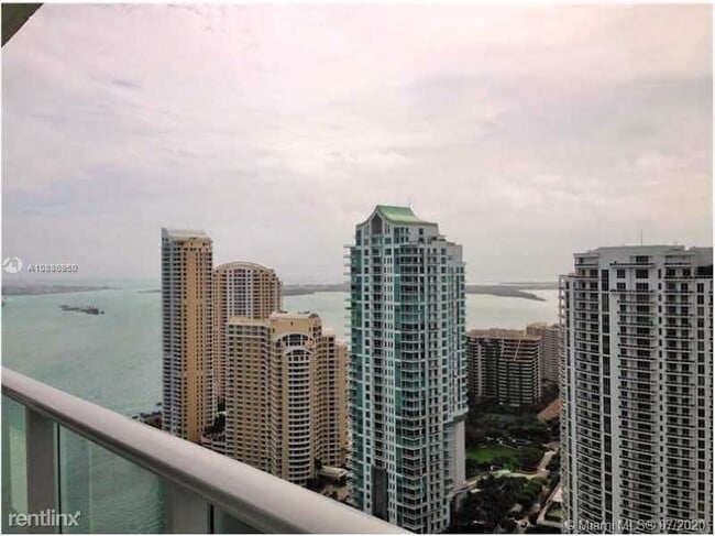 Building Photo - 2 br, 2 bath  - Met 1 Condo