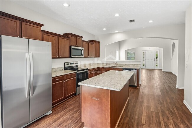 Foto del edificio - 3331 Foxside Ln