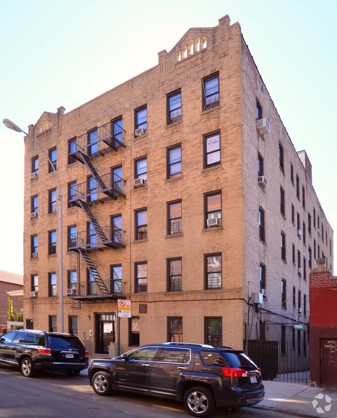 Building Photo - 1910 Benedict Ave