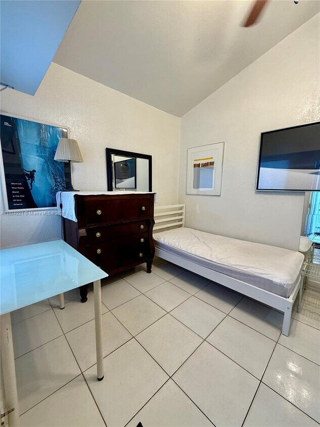 Foto principal - 1750 SW 16th St
