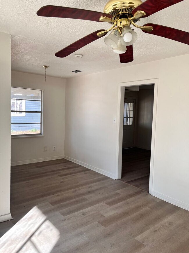 Foto del edificio - Sunset Acres 3 Bedroom Home- Call Today!