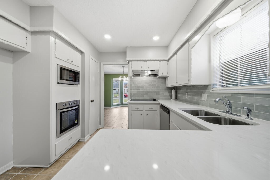 Foto del edificio - 3226 Springhill Dr