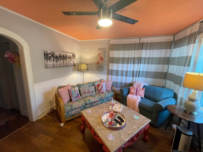 Building Photo - 2319 Bernardo De Galvez Ave