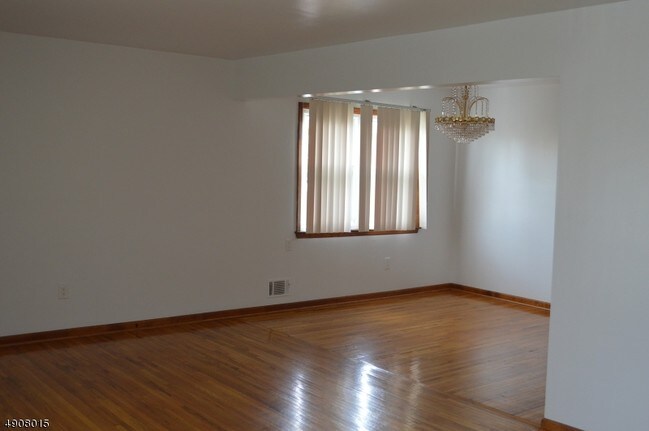 Building Photo - 220 N 11th St
