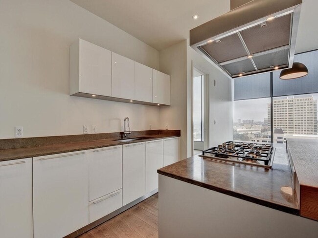 Building Photo - 210 Lavaca St