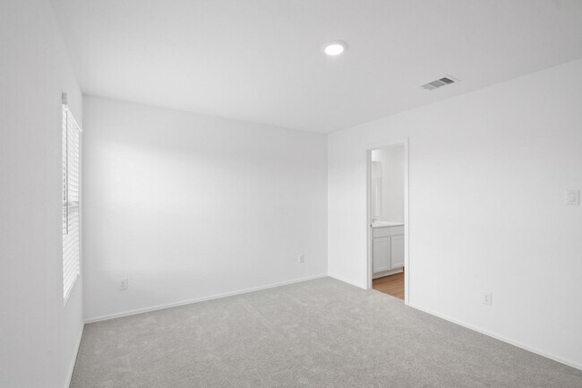 Building Photo - 26843 Paloma Blanca Dr