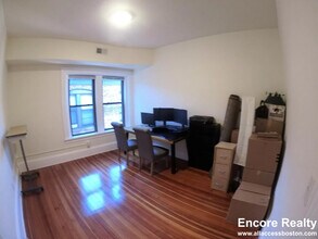 Building Photo - 1463 Beacon St