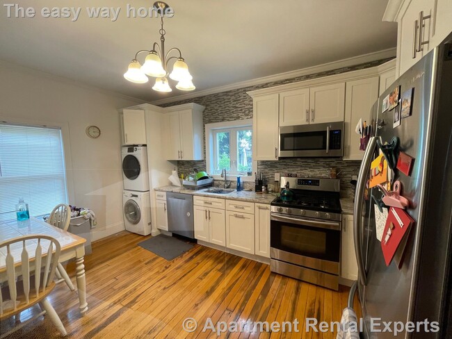Building Photo - Medford 2 BR - Laundry in unit