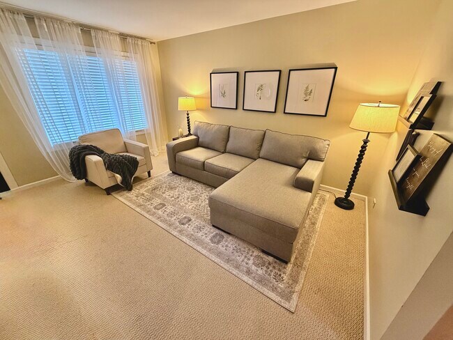 Foto del edificio - 425 Spivak Drive