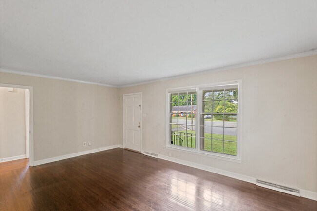 Building Photo - 3Bed/2Bath in the heart of Southpark!