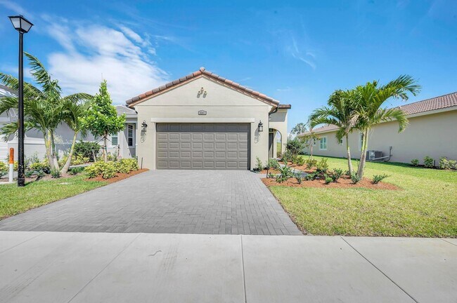 Building Photo - Southwest Pepoli Way, Port St. Lucie, FL 3...