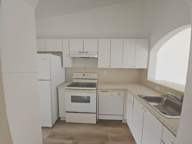 Foto del edificio - 1241 SE 29th St
