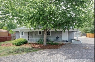 Building Photo - 2565 Pierce St