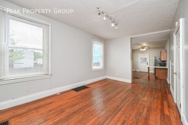 Foto del edificio - 2125 W Clifton Ave