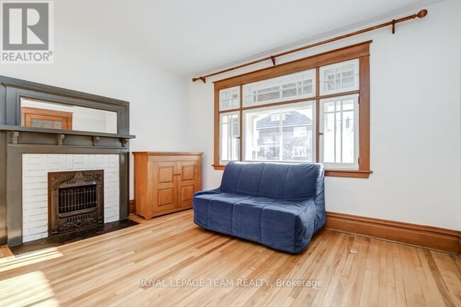 Building Photo - 995 Gladstone Ave