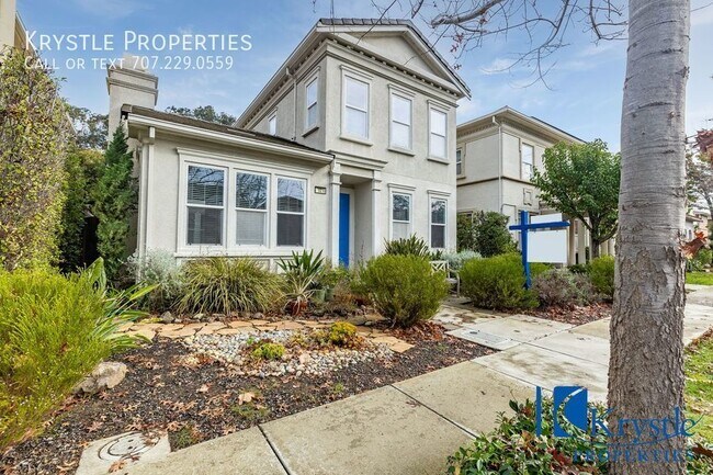 Building Photo - Evening & Weekend Showings Available! Beau...