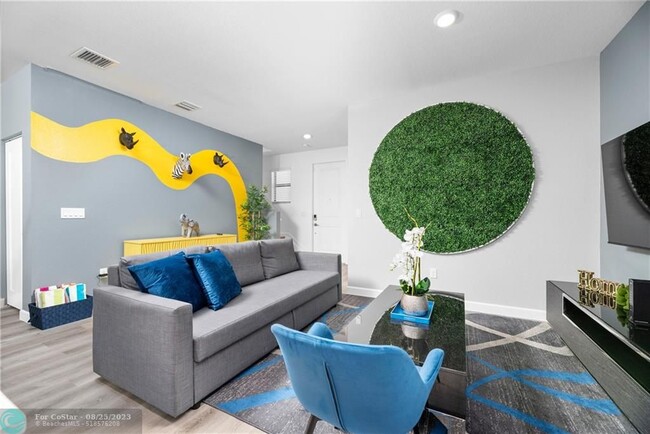Foto del edificio - 4076 Highland Oaks Dr