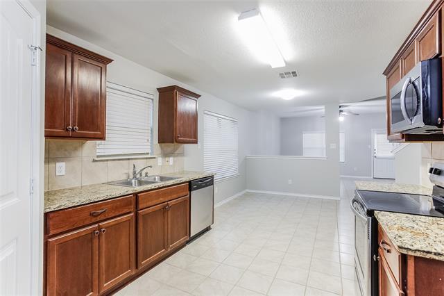 Foto del edificio - 1213 Basswood Ln
