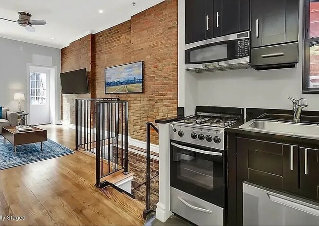 Building Photo - 248 Mott St