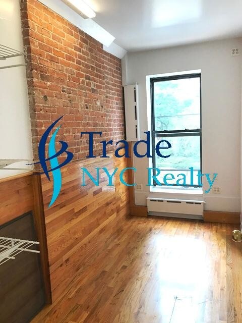 Foto principal - 1372 York Ave