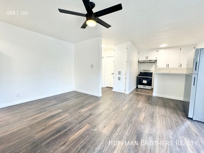 Building Photo - 838 Normandie Ave