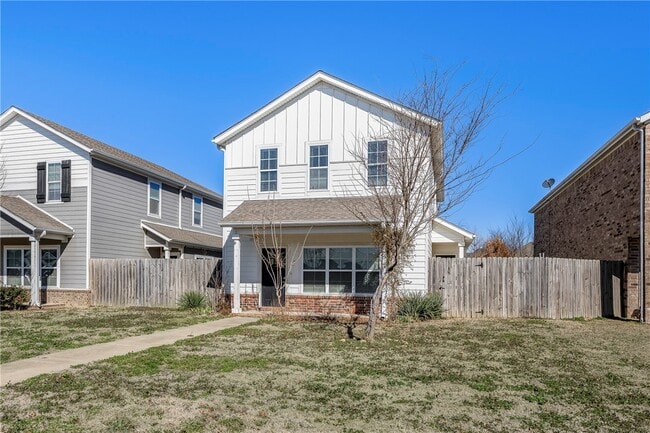 Foto del edificio - 121 Carrington Ave