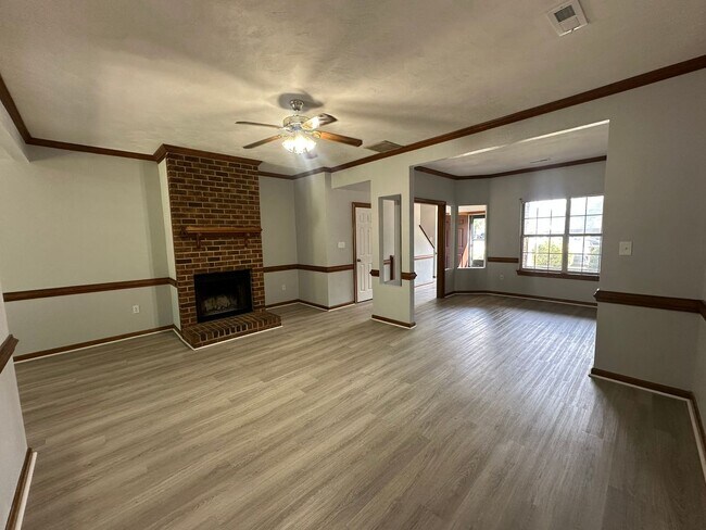 Building Photo - Windmill Shores