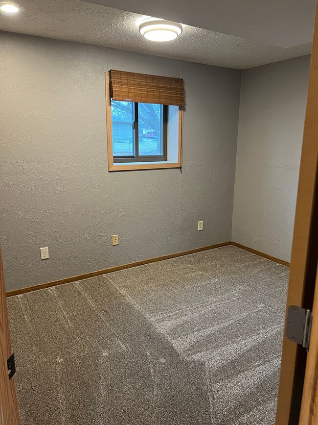 Building Photo - Updated 4 Bedroom House in Brandon SD