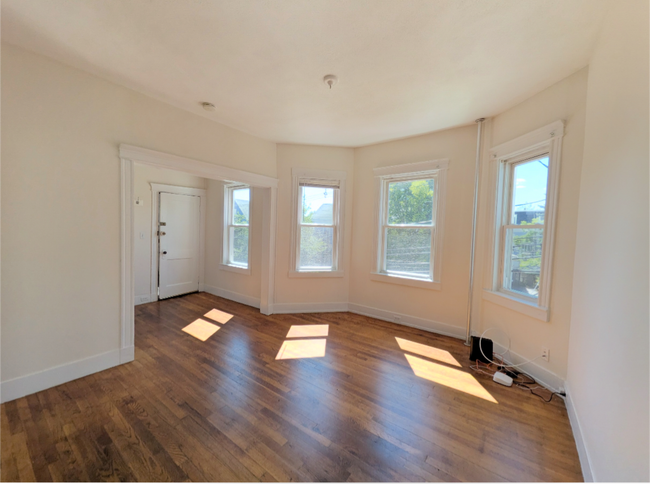 Building Photo - 10 Athol St