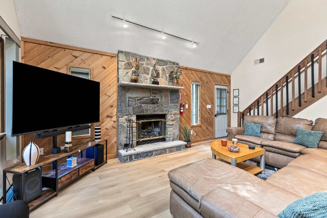 Foto del edificio - 2174 Lakeview Dr E