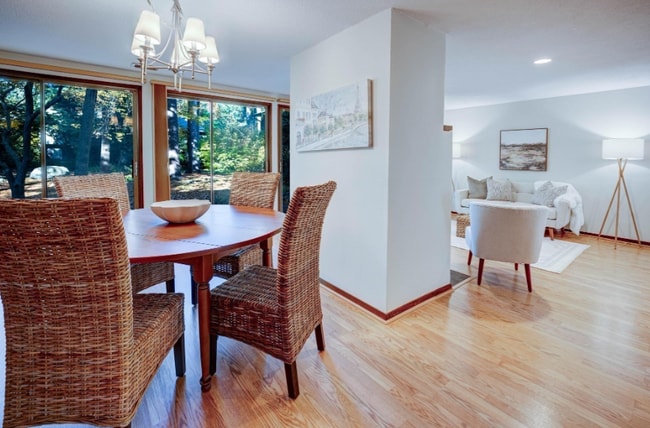 Building Photo - 546 Great Elm Way