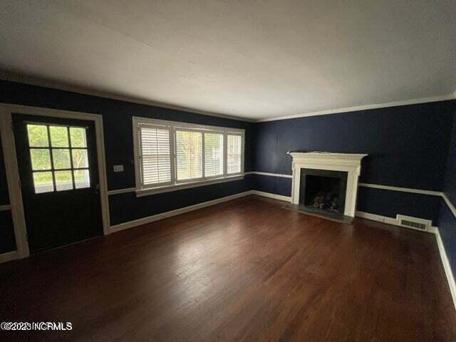 Building Photo - 411 S Elm St
