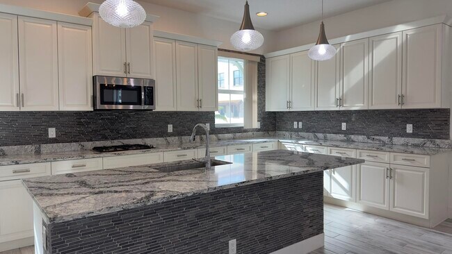 Foto del edificio - 12963 Alton Rd