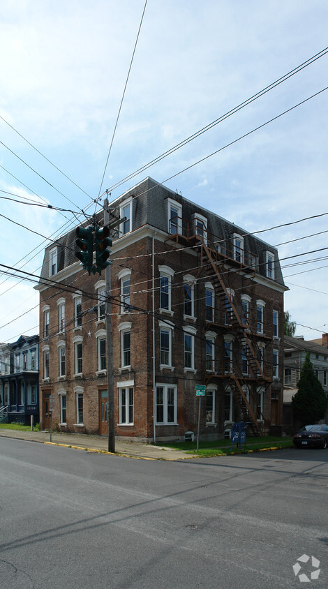 Primary Photo - 501 Union St