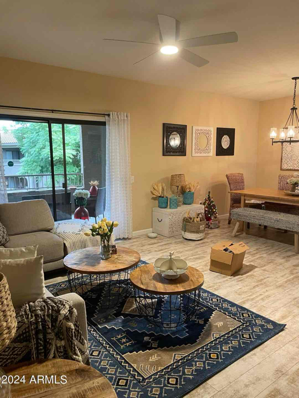 Foto del edificio - 15225 N 100th St