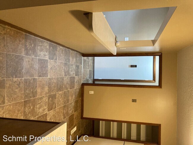 Building Photo - 1901 Indian Hills Dr