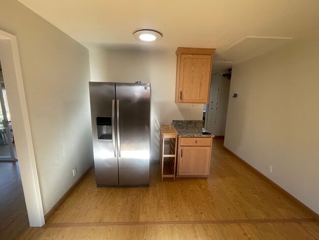 Foto del edificio - SAN JOSE - Beautifully Maintained 2/1 Sing...