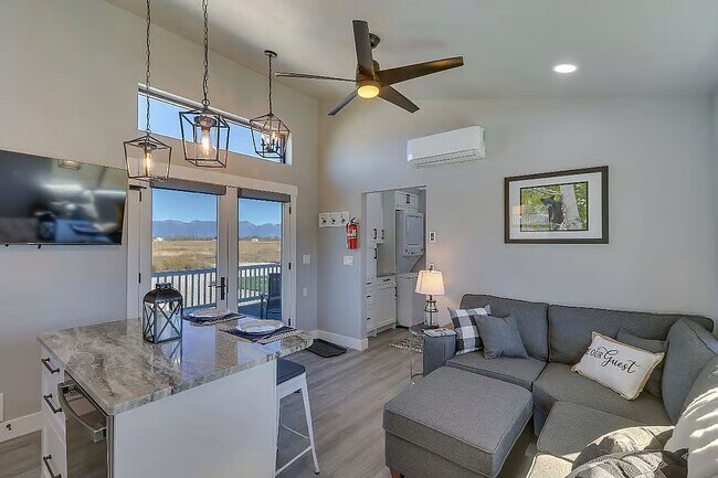 Foto del edificio - 1030 Farmhouse Ln