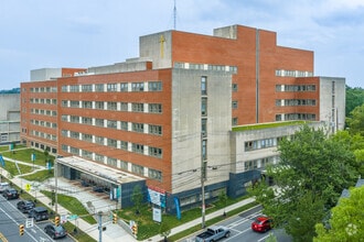 Building Photo - West End Place