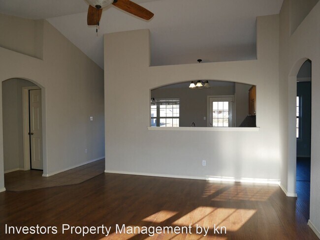 Building Photo - 3 br, 2 bath House - 2610 Red Oak Drive