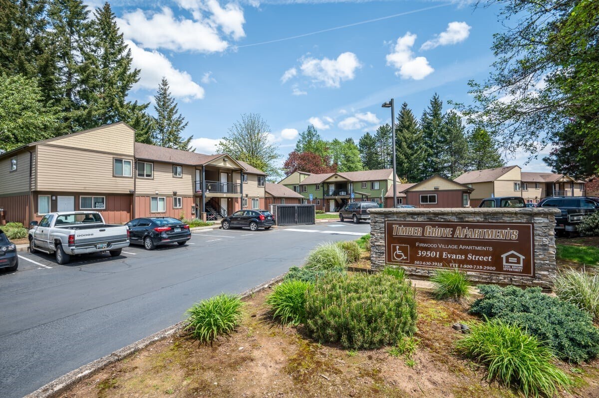 Foto principal - 39501 Evans St