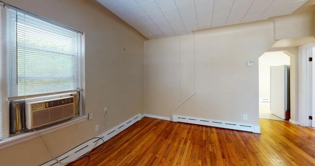 Building Photo - 694 Lincoln Ave