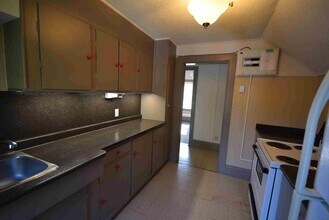 Building Photo - 45 Westmount Dr S