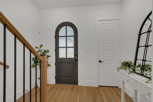Foto del edificio - 7828 Secluded Ave