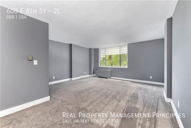 Foto del edificio - 600 E 8th St